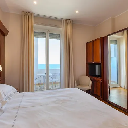 Grand Mediterranee Hotel 4*