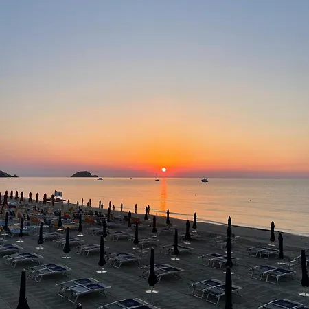 Lvg Collection - Grand Mediterranee 4* Alassio