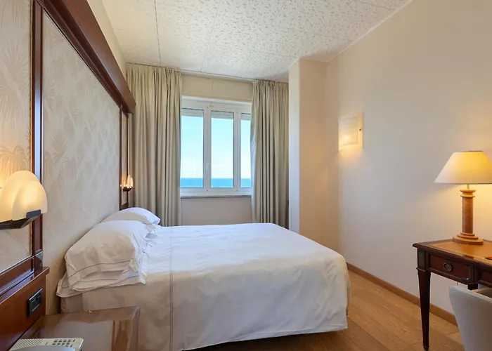 Lvg Collection - Grand Mediterranee 4* Алассио