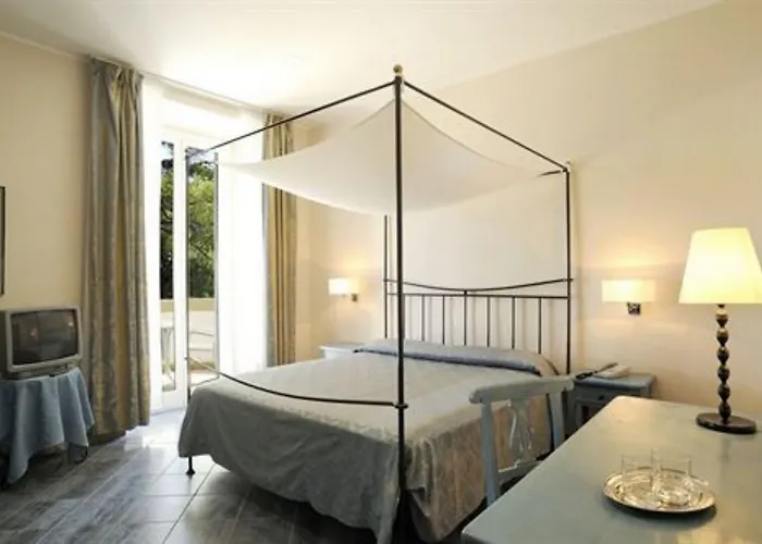 Lvg Collection - Grand Mediterranee 4* Алассио