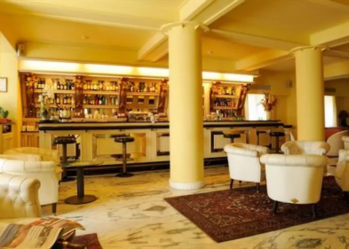 Lvg Collection - Grand Mediterranee Отель Алассио