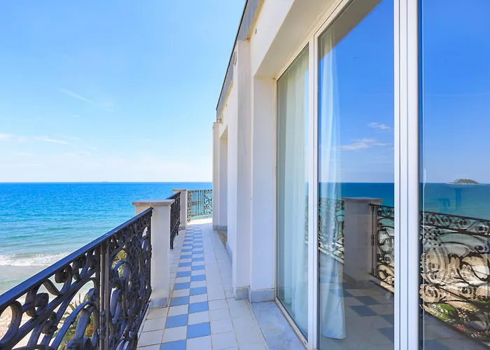 Lvg Collection - Grand Mediterranee 4* Алассио