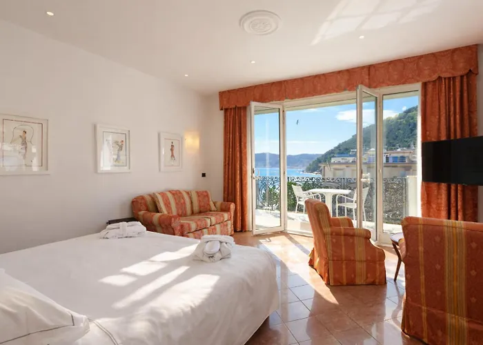 Lvg Collection - Grand Mediterranee 4* Алассио