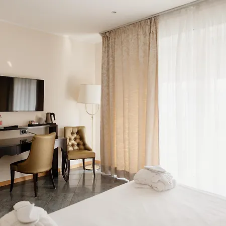 Lvg Collection - Grand Mediterranee 4* Алассио