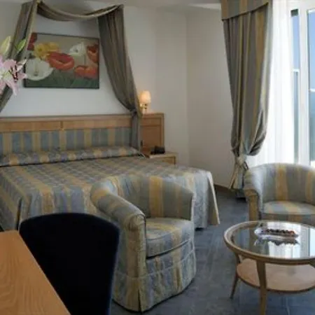 Ξενοδοχείο Grand Mediterranee 4*