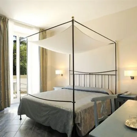 Lvg Collection - Grand Mediterranee 4* Алассио